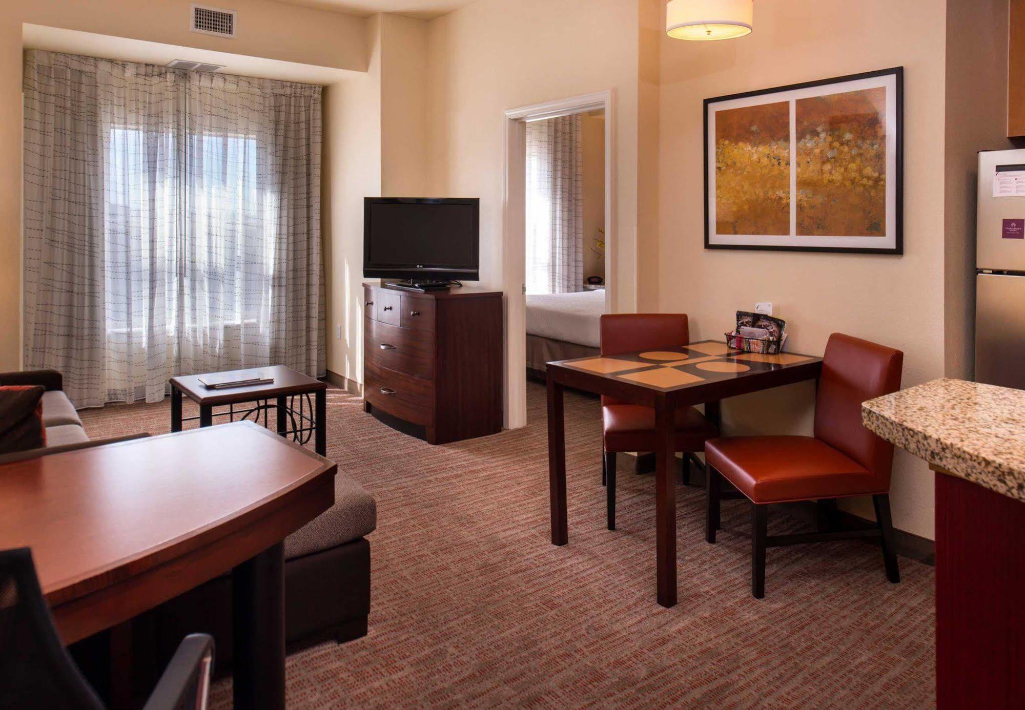 By Marriott Airport Hotel